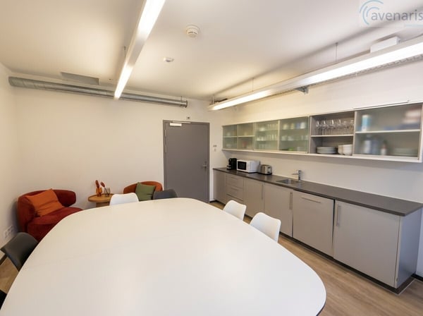Modernes Privatbüro mit umfassender Rundum-Infrastruktur 5