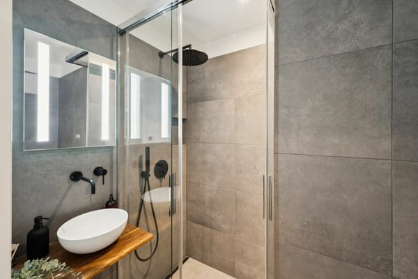 Neubau: Exklusive 3.5-Zimmer-Gartenwohnung mit grosszügigem Gartenanteil und Einstellplatz 9