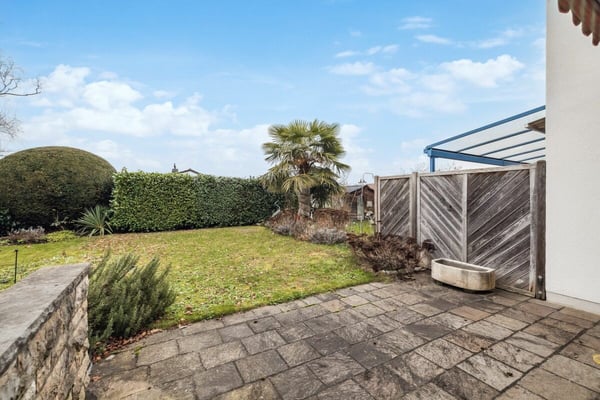 Charmantes 4 1/2-Zimmer-Reihen-Einfamilienhaus mit Hobbyraum, Gemüsegarten und Garage 4