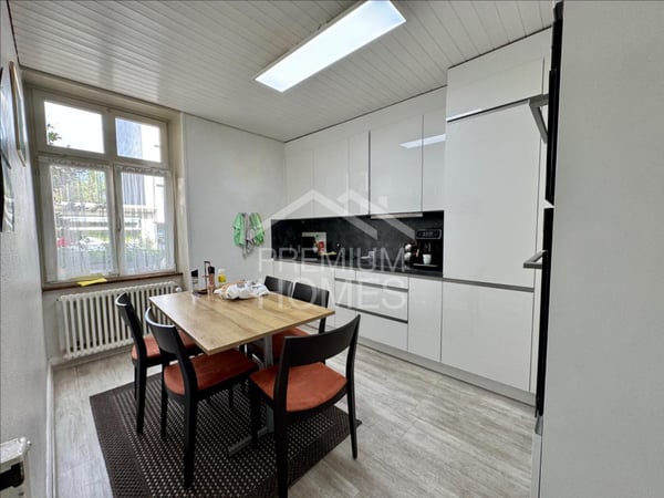 Zentral gelegenes Mehrfamilienhaus für Investoren! 2