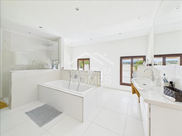 Elegantes Wohnen über zwei Stockwerke 5