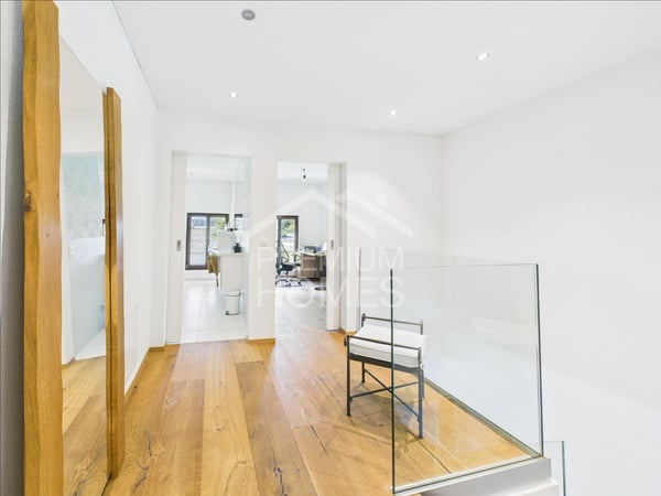 Elegantes Wohnen über zwei Stockwerke 4