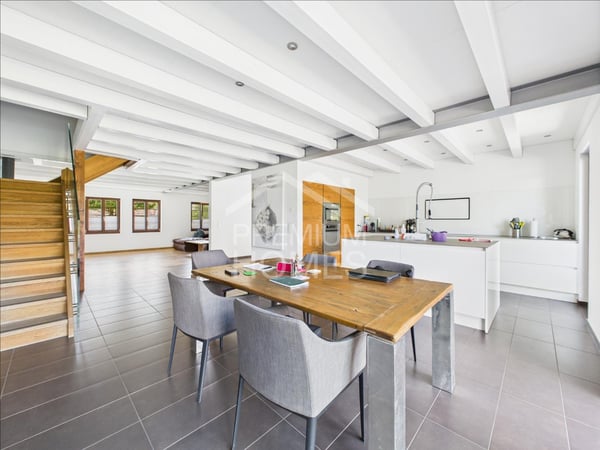 Elegantes Wohnen über zwei Stockwerke 2