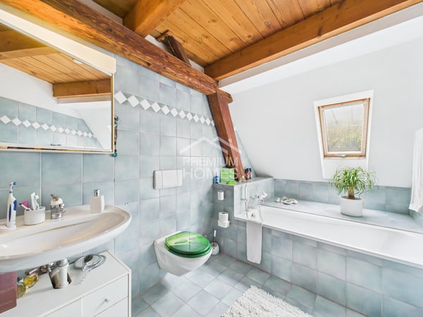 Ländliches Bijou mit zwei Wohnungen und weitläufigem Grundstück 3