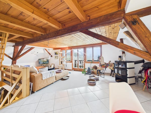 Ländliches Bijou mit zwei Wohnungen und weitläufigem Grundstück 2