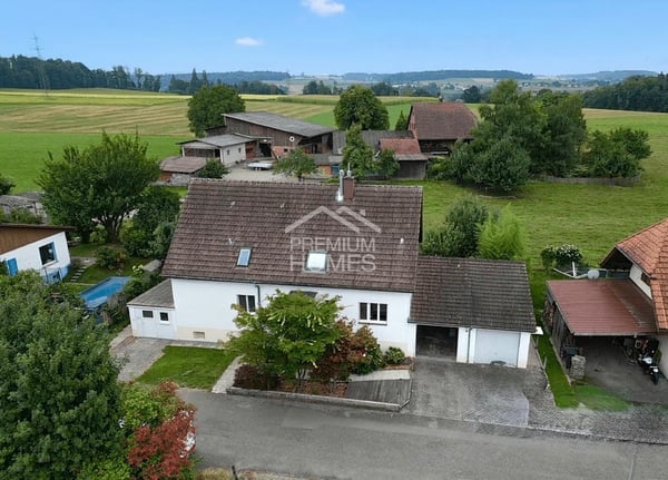 Zweifamilienhaus mit Alpenblick & Garten 1