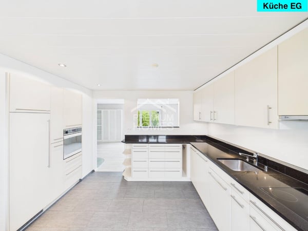 Zweifamilienhaus mit Alpenblick & Garten 3