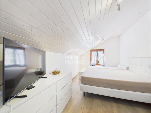 Licht, Raum und Ruhe ? Zweifamilienhaus mit Potenzial 8