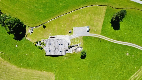 (Reserviert) - Jenseits des Alltäglichen - Das Chalet, welches Geschic 3