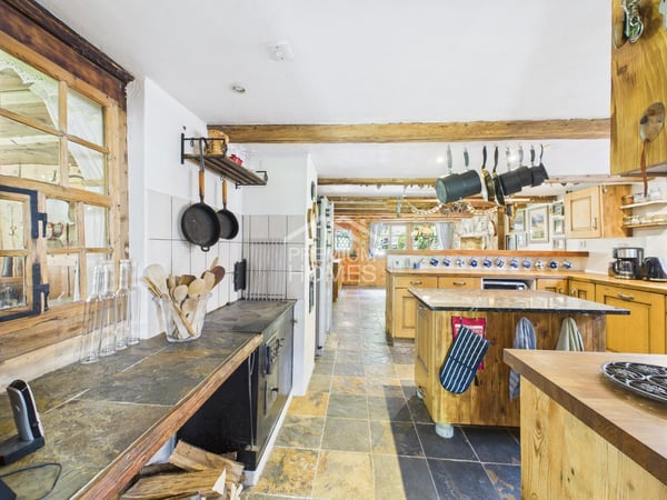 (Reserviert) - Jenseits des Alltäglichen - Das Chalet, welches Geschic 9