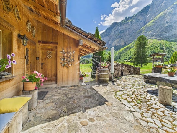 (Reserviert) - Jenseits des Alltäglichen - Das Chalet, welches Geschic 5