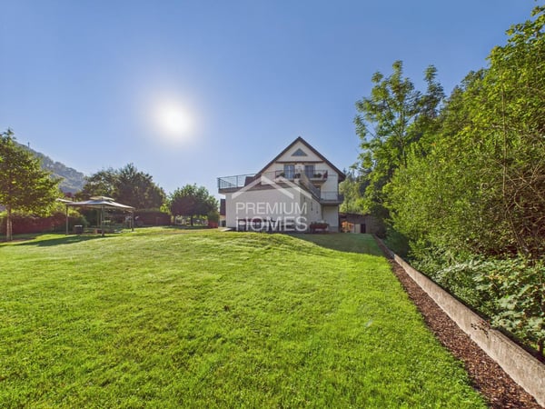 Vielseitiges Wohnen mit Charme, Qualität und Naturanschluss 1