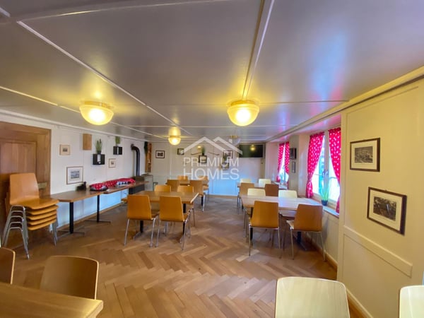 Charmantes Restaurant mit potenziellen Wohnungen an ausgezeichneter La 2