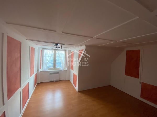 Charmantes Restaurant mit potenziellen Wohnungen an ausgezeichneter La 3