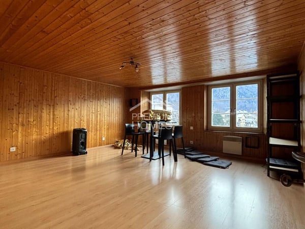 Charmantes Restaurant mit potenziellen Wohnungen an ausgezeichneter La 5