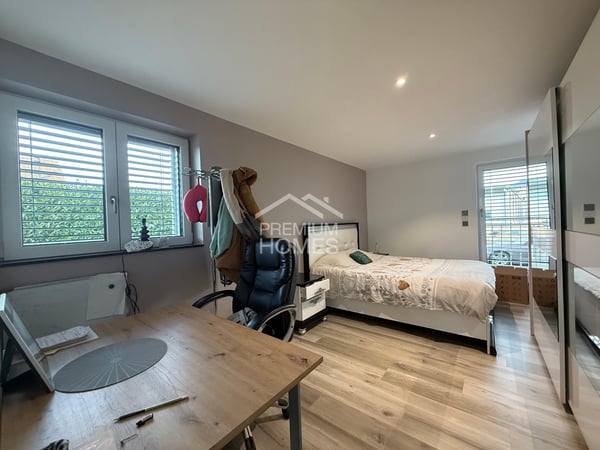 Neuwertige Liegenschaft mit hochwertigem Ausbau 8