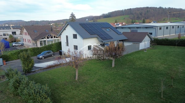 Neuwertige Liegenschaft mit hochwertigem Ausbau 1