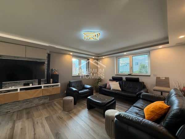 Neuwertige Liegenschaft mit hochwertigem Ausbau 2