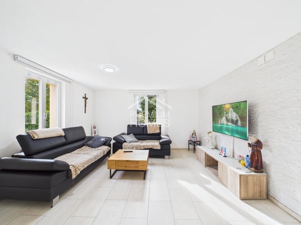 Charmantes Mehrfamilienhaus mit Ausbaupotenzial 2