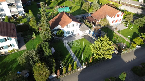 Attraktives Bauland mit bestehendem Haus 1