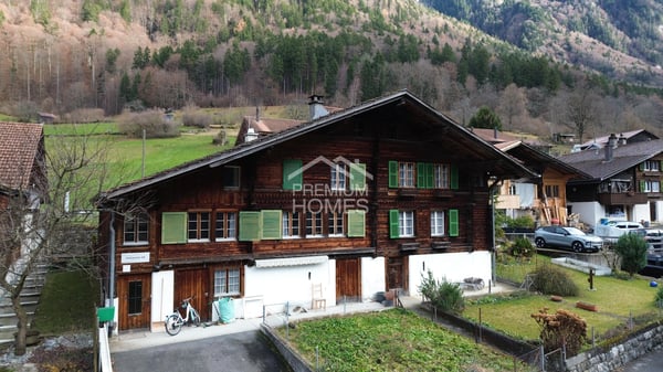 Historisches Chalet mit Garten - Natur, Charme & Investitionspotenzial 1