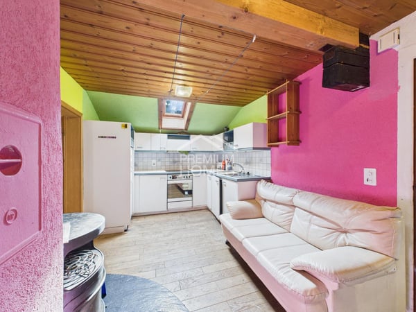 Charmantes Dreifamilienhaus - Perfekt für Freizeit- und Outdooraktivit 2