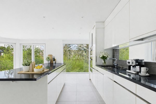 EIN SCHMUCKSTÜCK DER BESONDEREN ART 3