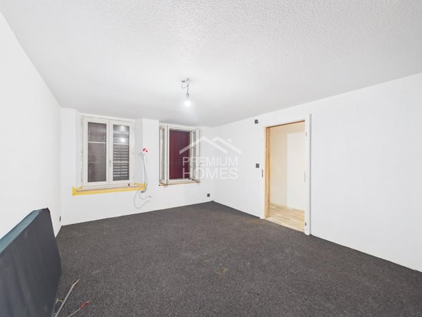 Vielseitiges Mehrfamilienhaus mit Ausbaupotenzial und bewilligter Erwe 9