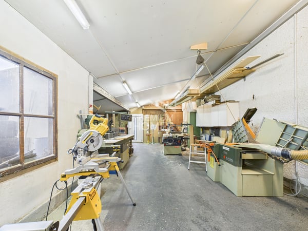 Mehrfamilienhaus mit zusätzlichem Gewerbeertrag 12