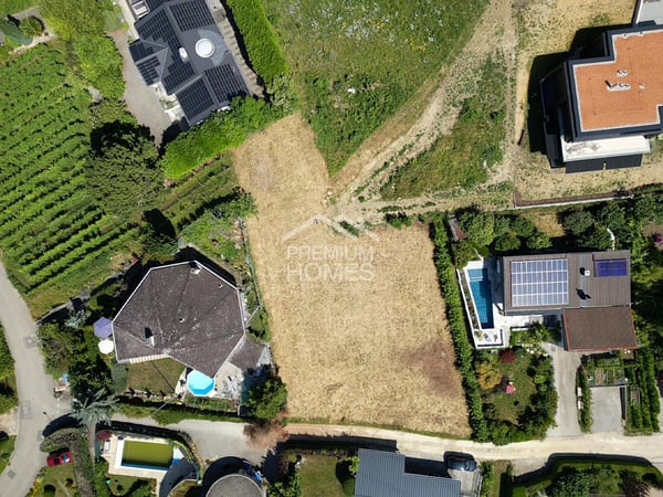 Directement au bord du lac avec projet de construction existant 3