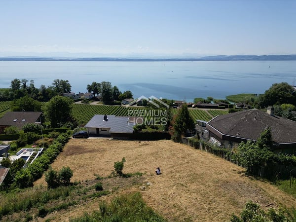 Directement au bord du lac avec projet de construction existant 7