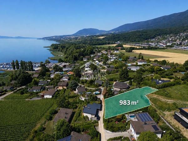 Directement au bord du lac avec projet de construction existant 1