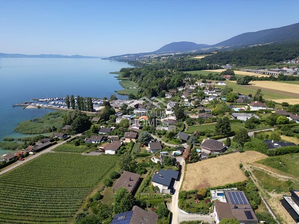 Directement au bord du lac avec projet de construction existant 5
