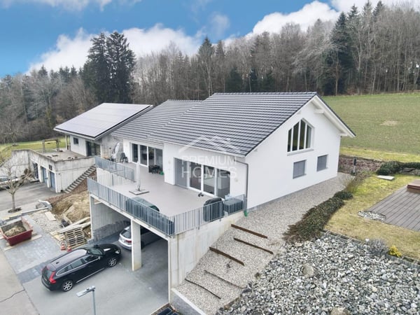Stilvolles Doppelhaus im Grünen 2