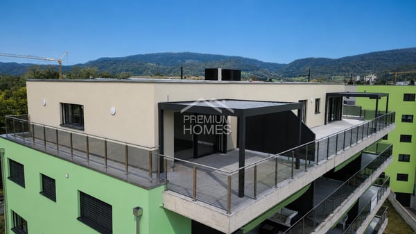 Attique neuf avec superbe terrasse de 36 m² 1