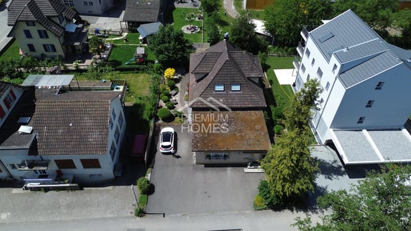 Entwicklungsgrundstück mit attraktivem Bestand und grossem Ausbaupoten 5