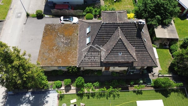 Entwicklungsgrundstück mit attraktivem Bestand und grossem Ausbaupoten 6