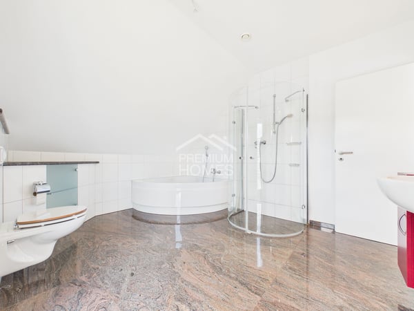 Traumhaus für die Familie - mit spektakulärem Panorama 6