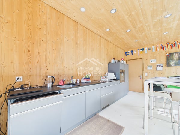 Professionelle Reitanlage mit 24 Boxen, Reithalle und Wohnhaus! 9