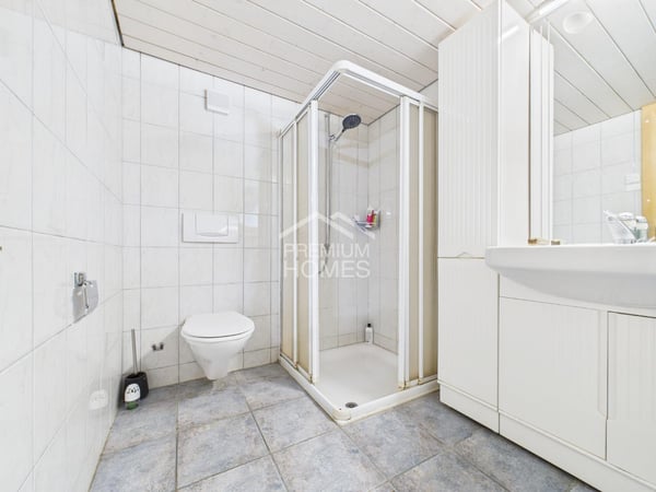 Charmantes Dreifamilienhaus - Perfekt für Freizeit- und Outdooraktivit 10
