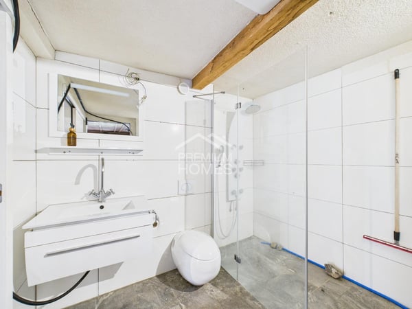 Charmantes Dreifamilienhaus - Perfekt für Freizeit- und Outdooraktivit 9