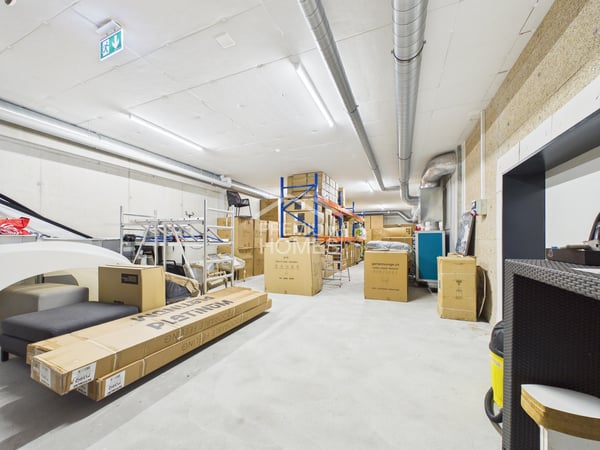 Gewerbe im 2 OG mit Lager und Dachterrasse 11