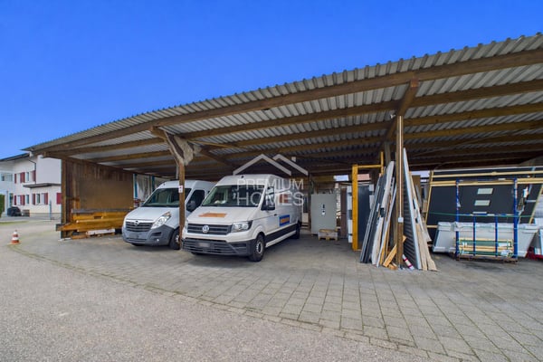 Grosszügige Gewerbeliegenschaft mit Wohnhaus 7