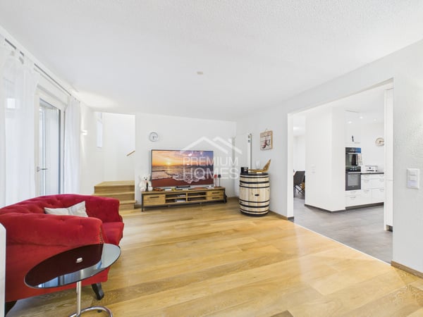 Exklusives Familienhaus mit zusätzlicher Wohneinheit, Pool und Doppelg 7