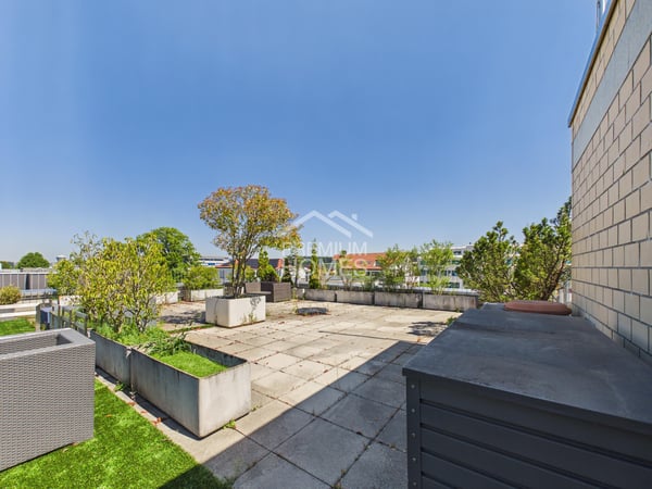 Gewerbe im 2 OG mit Lager und Dachterrasse 13