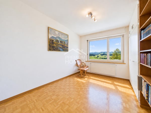 Einmalige Lage trifft auf grosszügiges Wohnhaus! 10