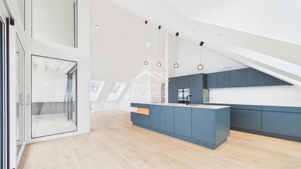 MODERNE ATTIKAWOHUNG MIT TRAUMHAFTER BERGKULISSE 7