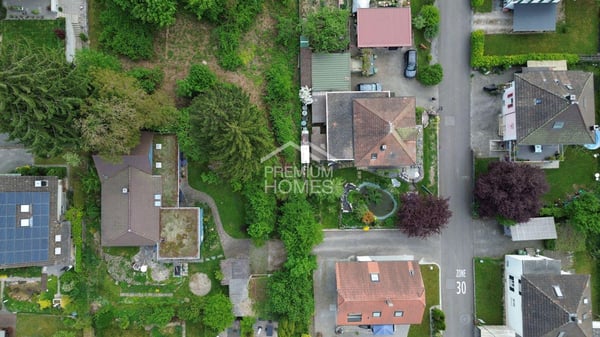 Baureifes Projekt für zwei Eigenheime 4