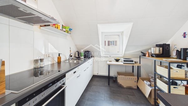 Exklusives Familienhaus mit zusätzlicher Wohneinheit, Pool und Doppelg 11