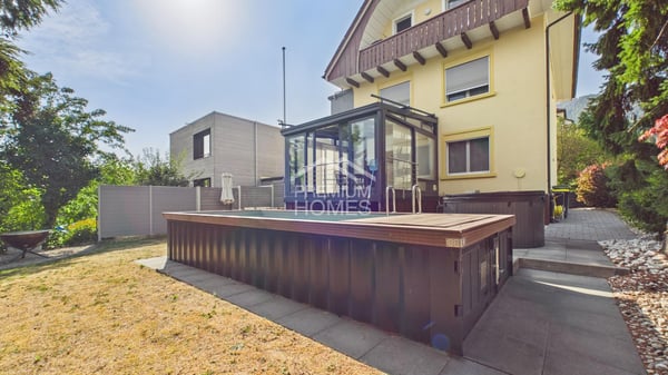 Exklusives Familienhaus mit zusätzlicher Wohneinheit, Pool und Doppelg 3